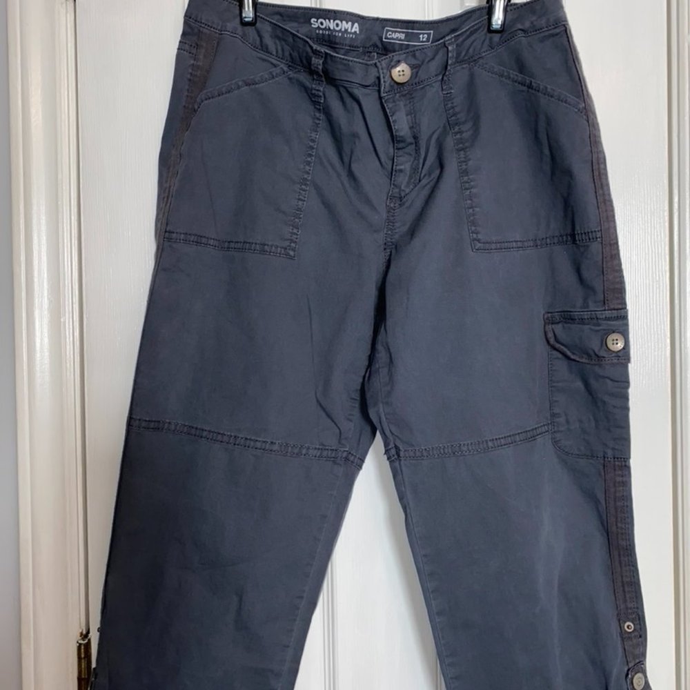 Sonoma Grey cargo capri pants